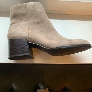 Sam Edelman Booties - beige suede